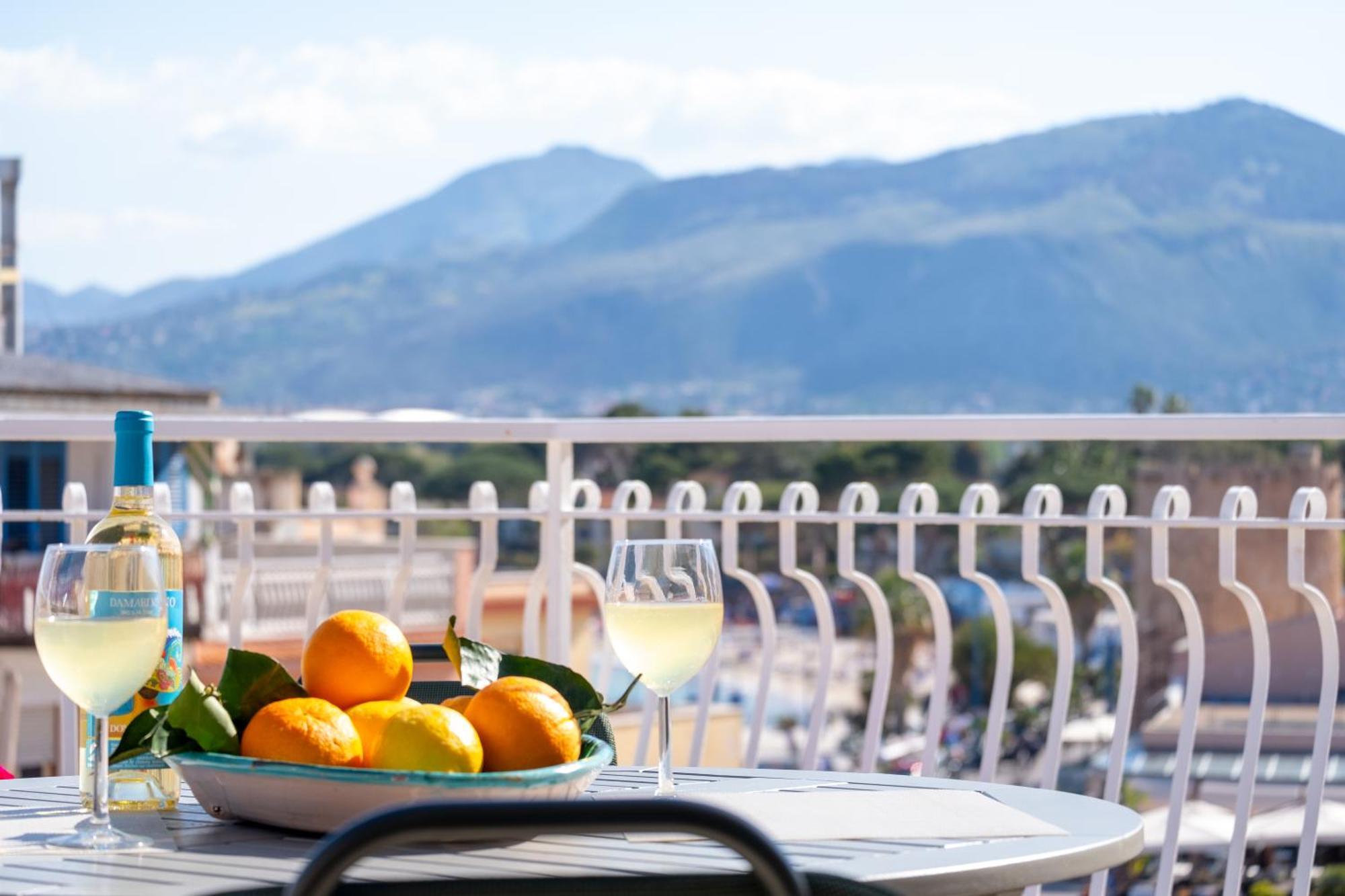Апартаменти Mondello Sunsea House Екстер'єр фото