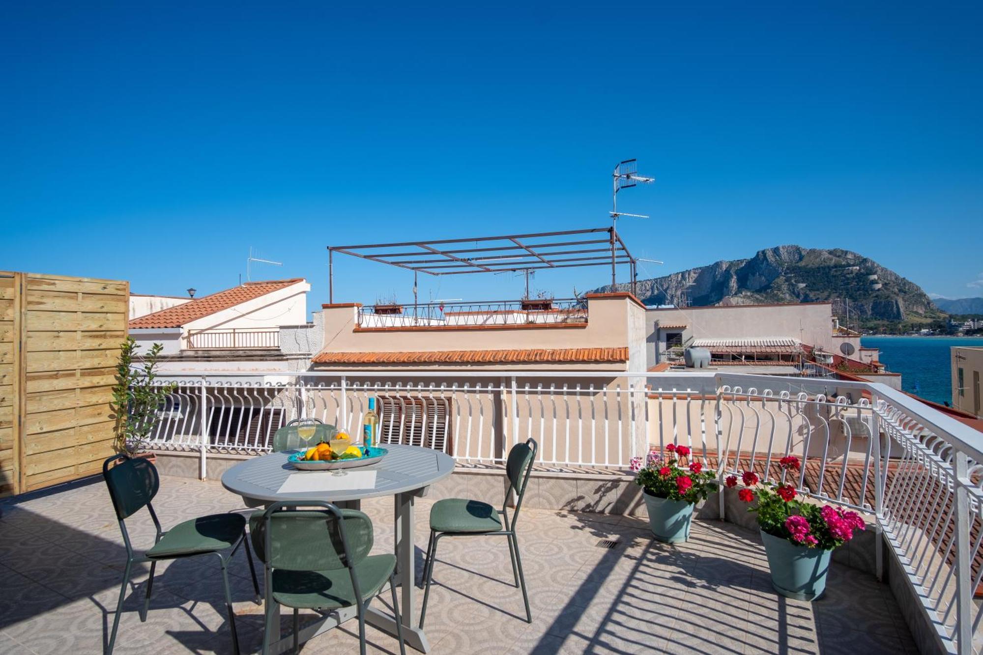 Апартаменти Mondello Sunsea House Екстер'єр фото