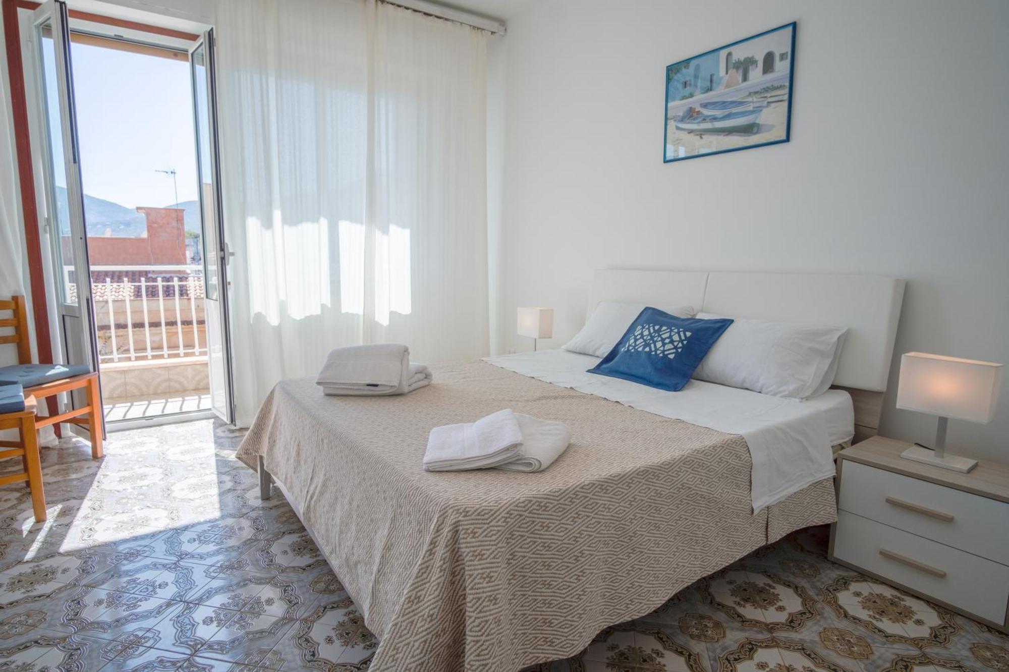 Апартаменти Mondello Sunsea House Екстер'єр фото