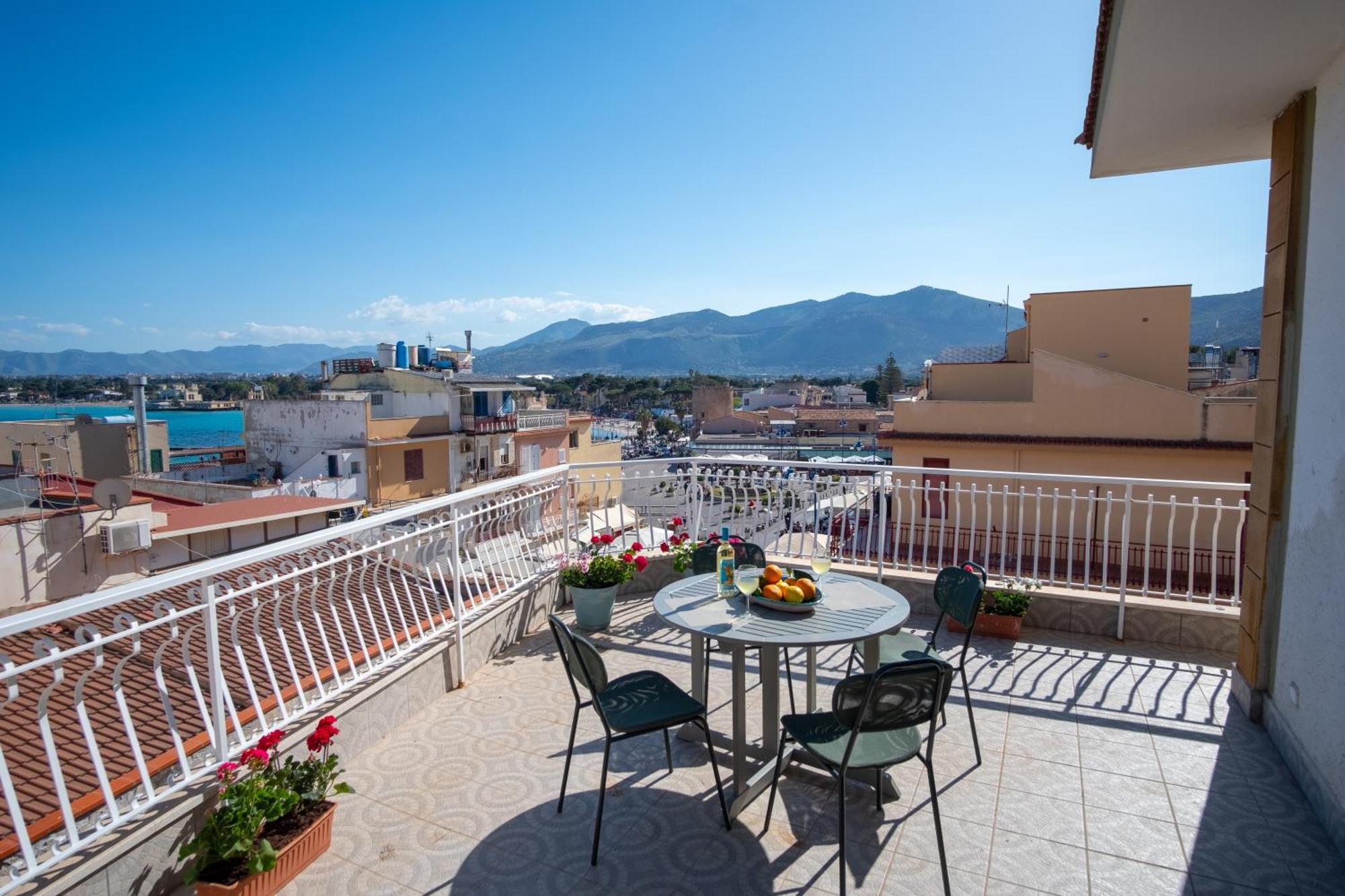 Апартаменти Mondello Sunsea House Екстер'єр фото